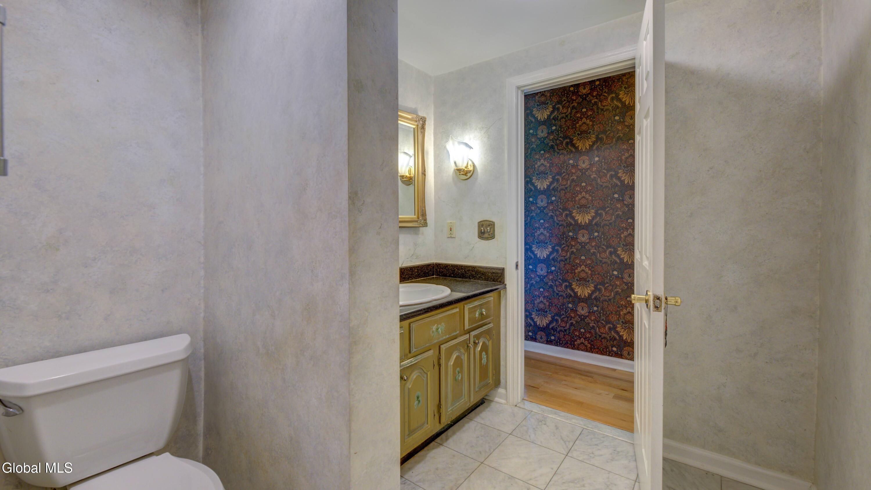 221 Denice Road Amsterdam NY 12010