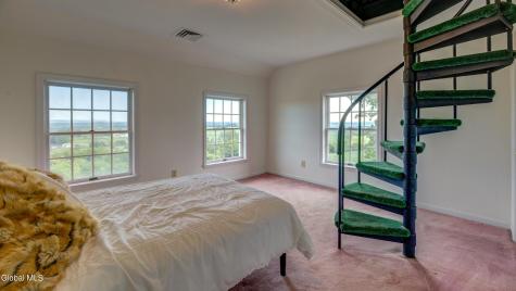 221 Denice Road Amsterdam NY 12010