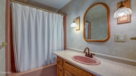 221 Denice Road Amsterdam NY 12010
