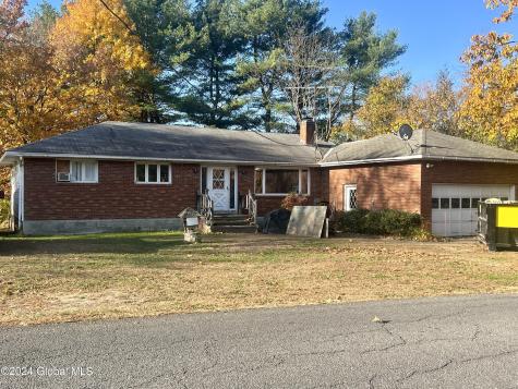 1401 Aquetuck Road Ravena NY 12143