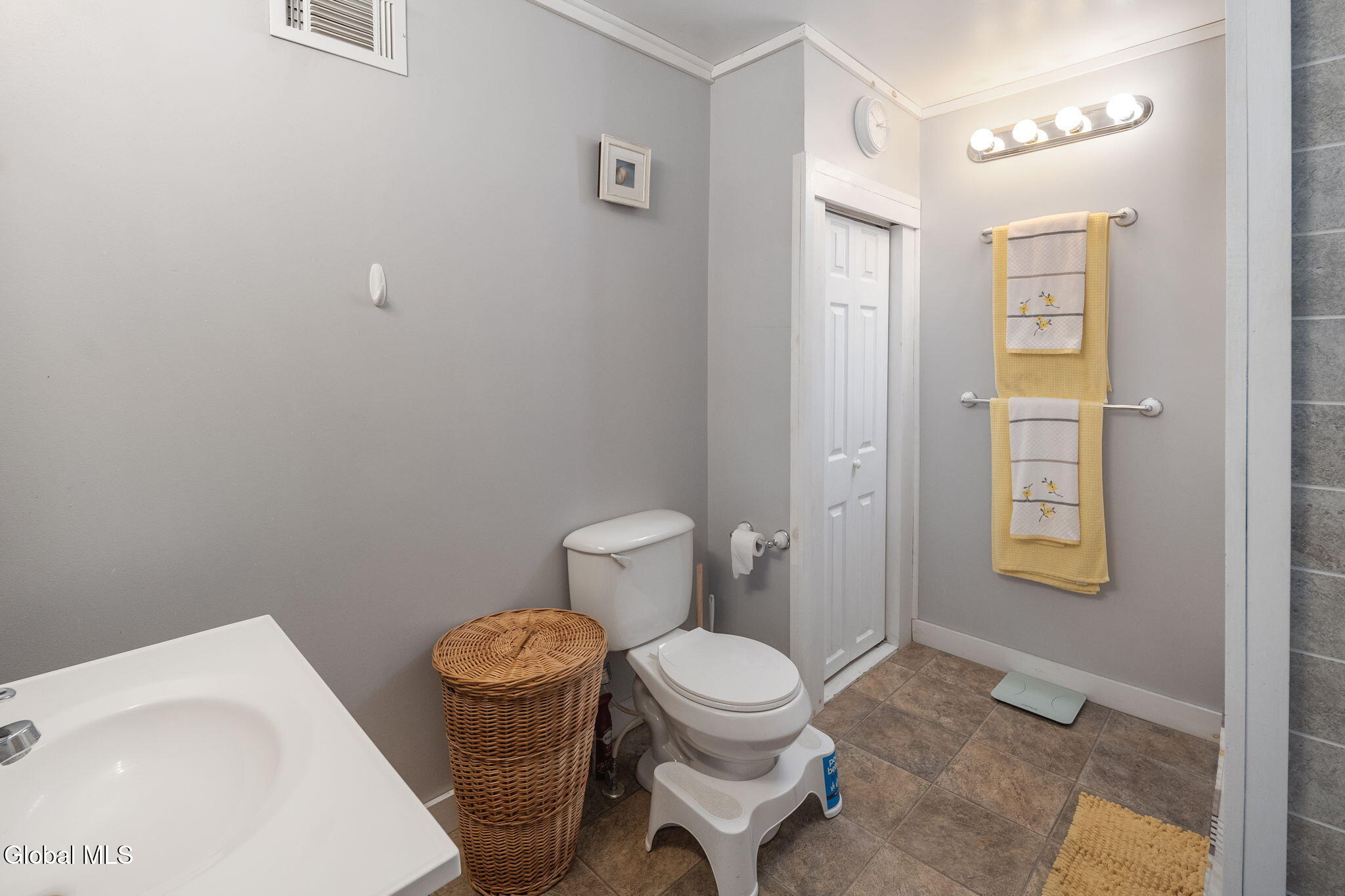 5635 Ny-40 Argyle NY 12809