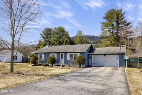 12 Pinewood Hollow Road Queensbury NY 12804