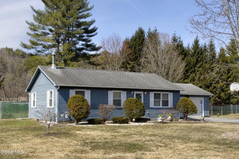 12 Pinewood Hollow Road Queensbury NY 12804