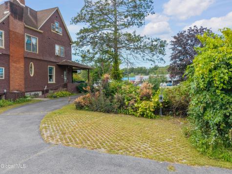 182 Ballston Avenue Saratoga Springs NY 12866