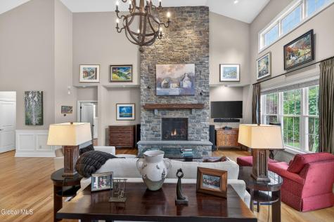 18 Burton Lane Loudonville NY 12211
