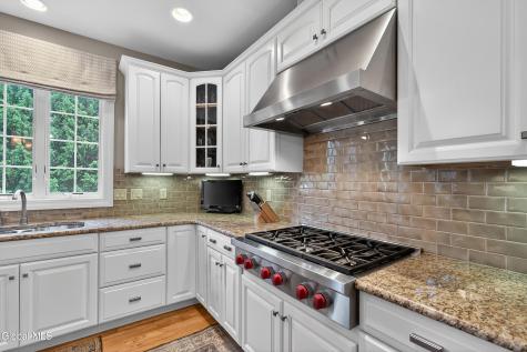 18 Burton Lane Loudonville NY 12211