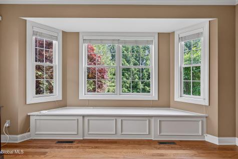 18 Burton Lane Loudonville NY 12211