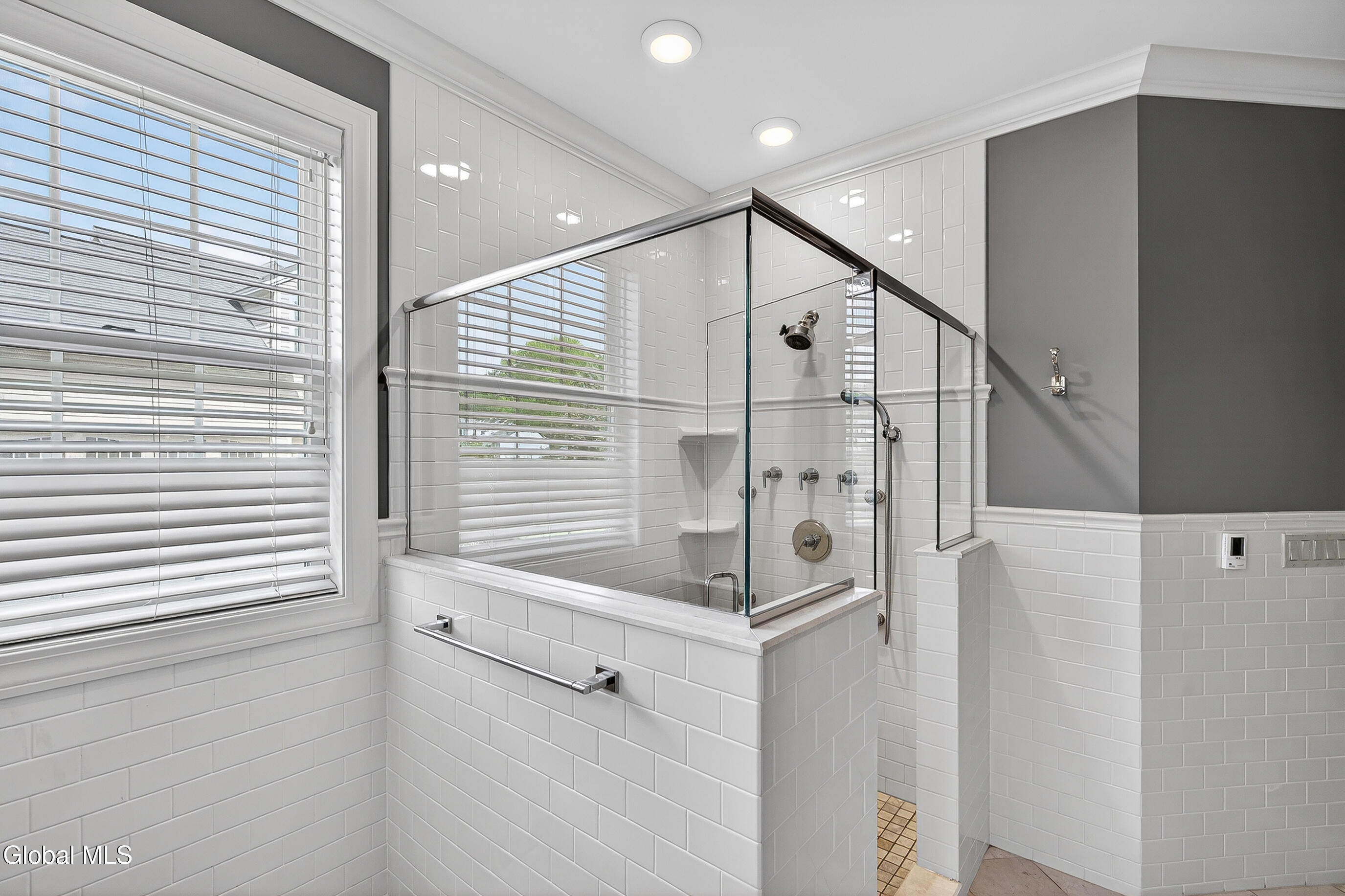 18 Burton Lane Loudonville NY 12211
