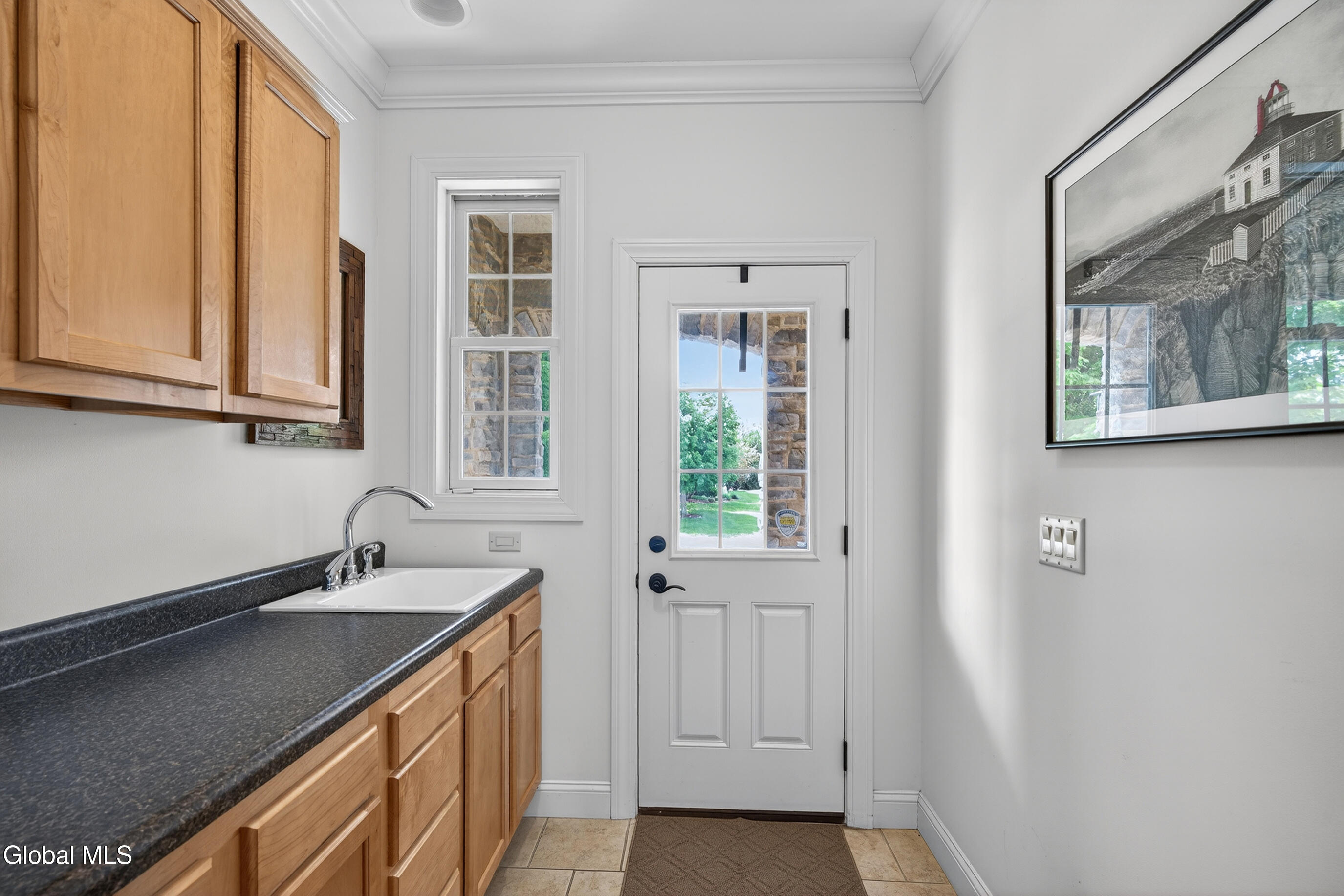 18 Burton Lane Loudonville NY 12211