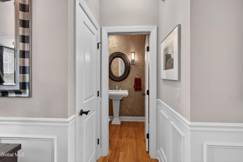 18 Burton Lane Loudonville NY 12211