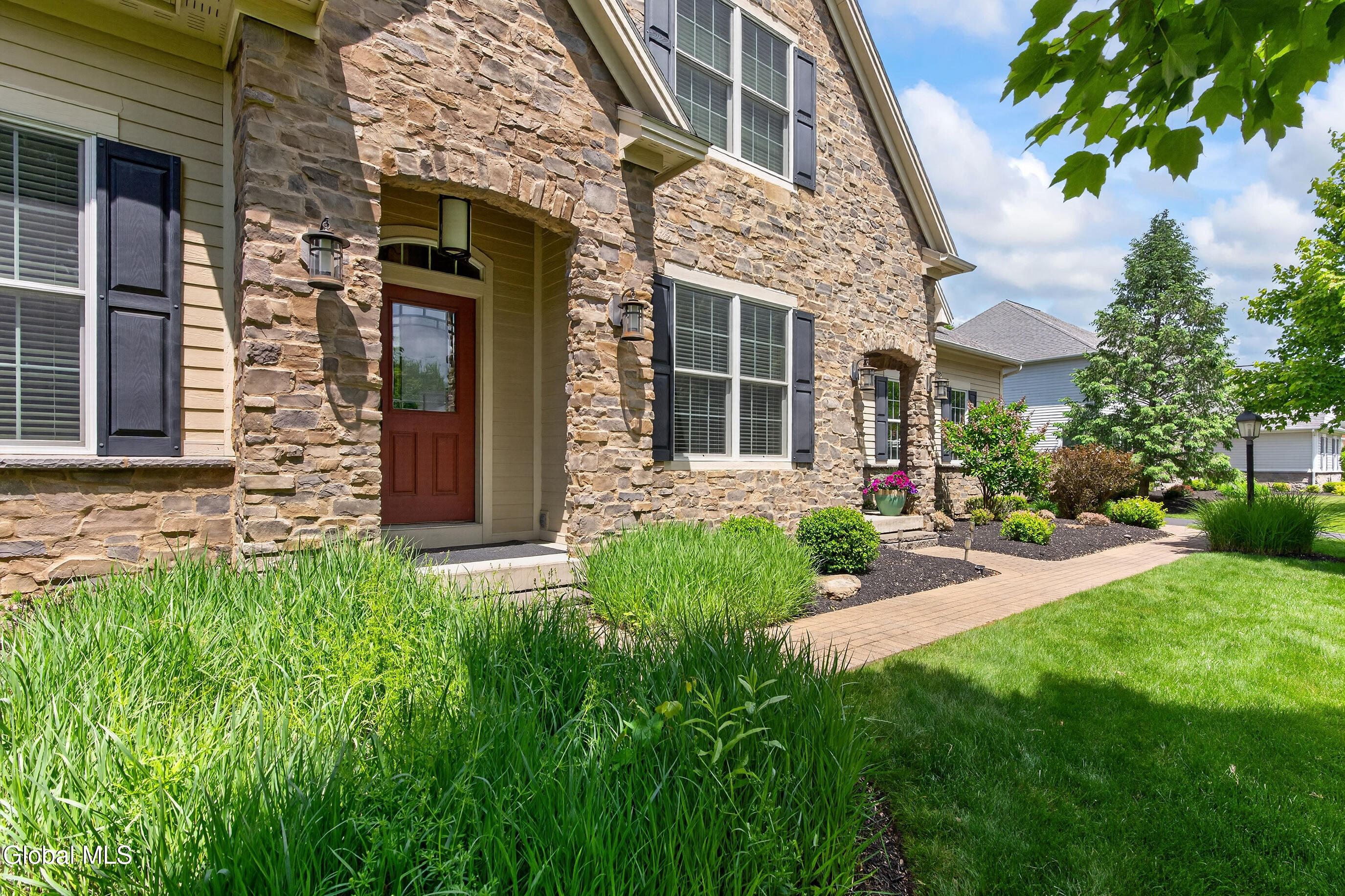 18 Burton Lane Loudonville NY 12211