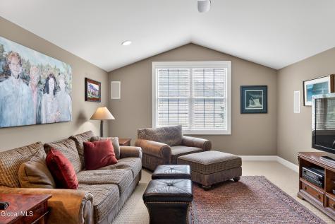 18 Burton Lane Loudonville NY 12211