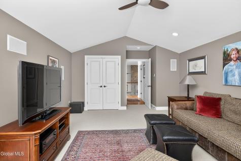 18 Burton Lane Loudonville NY 12211