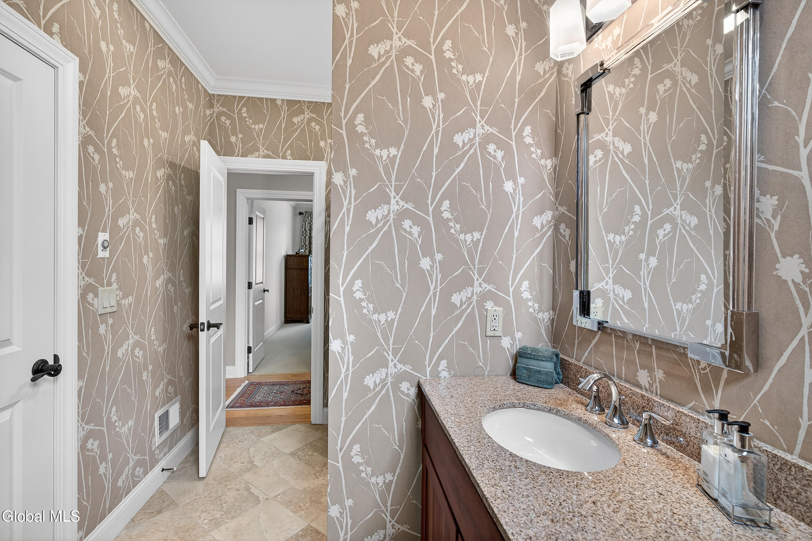 18 Burton Lane Loudonville NY 12211