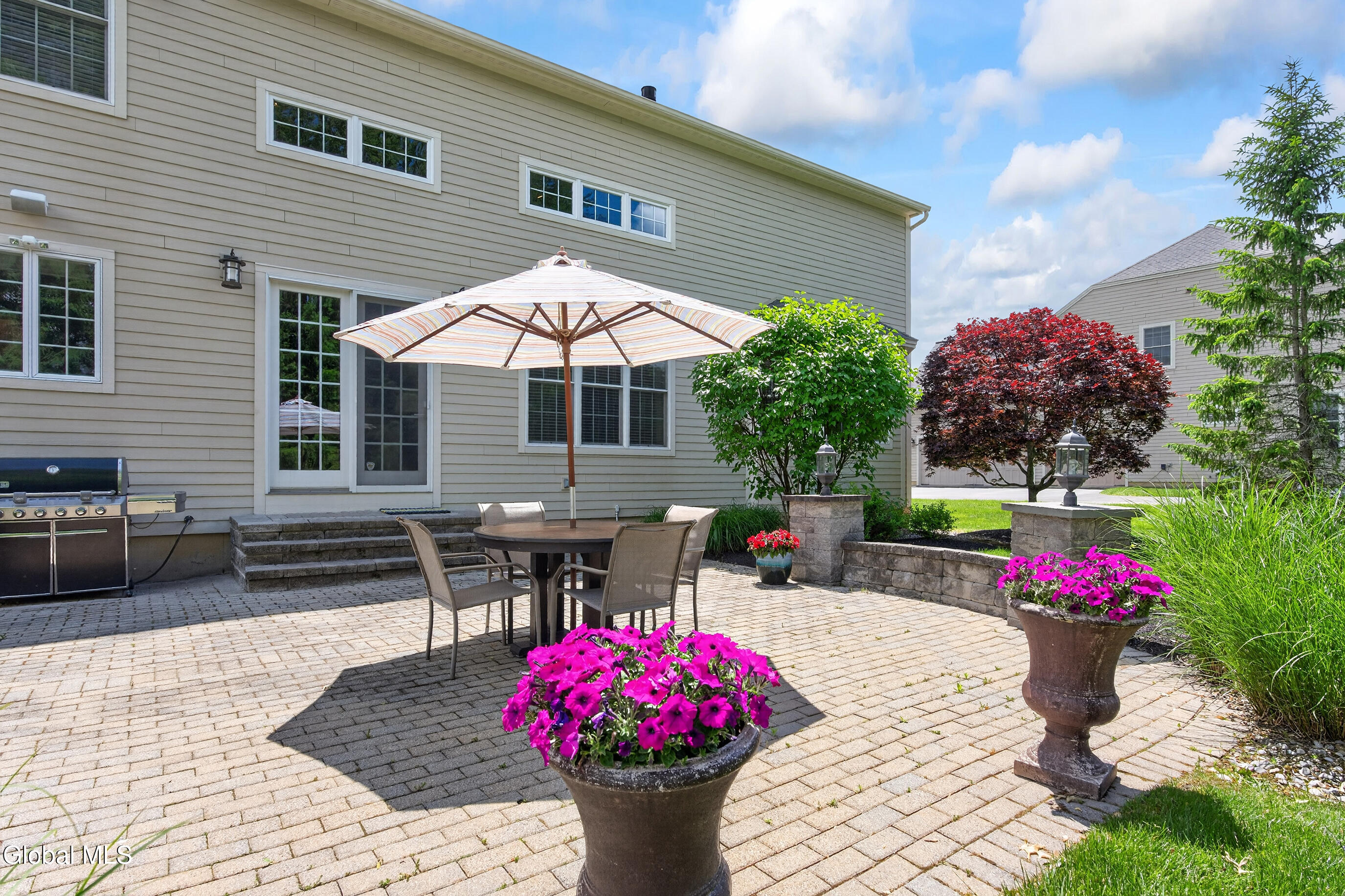 18 Burton Lane Loudonville NY 12211