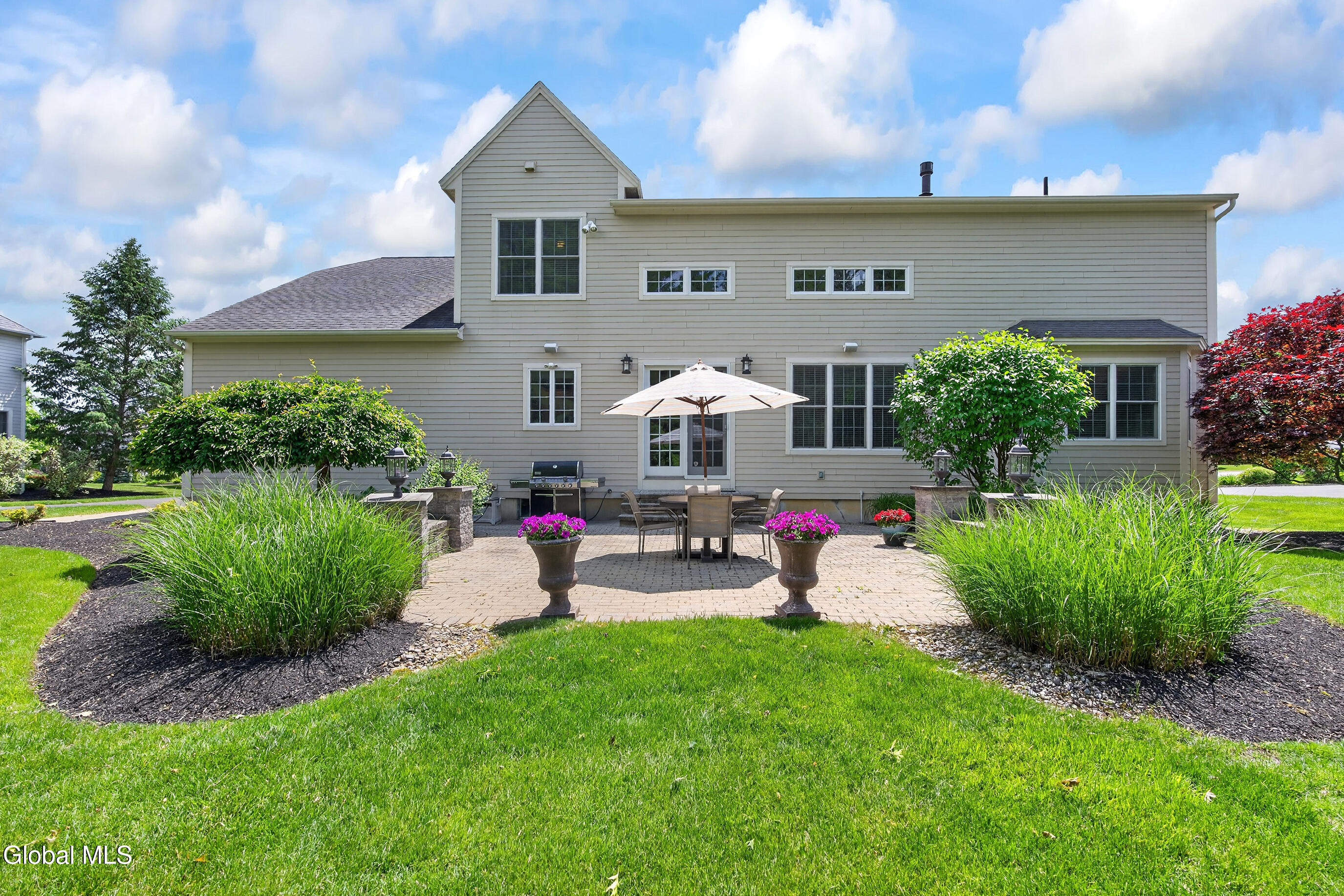 18 Burton Lane Loudonville NY 12211