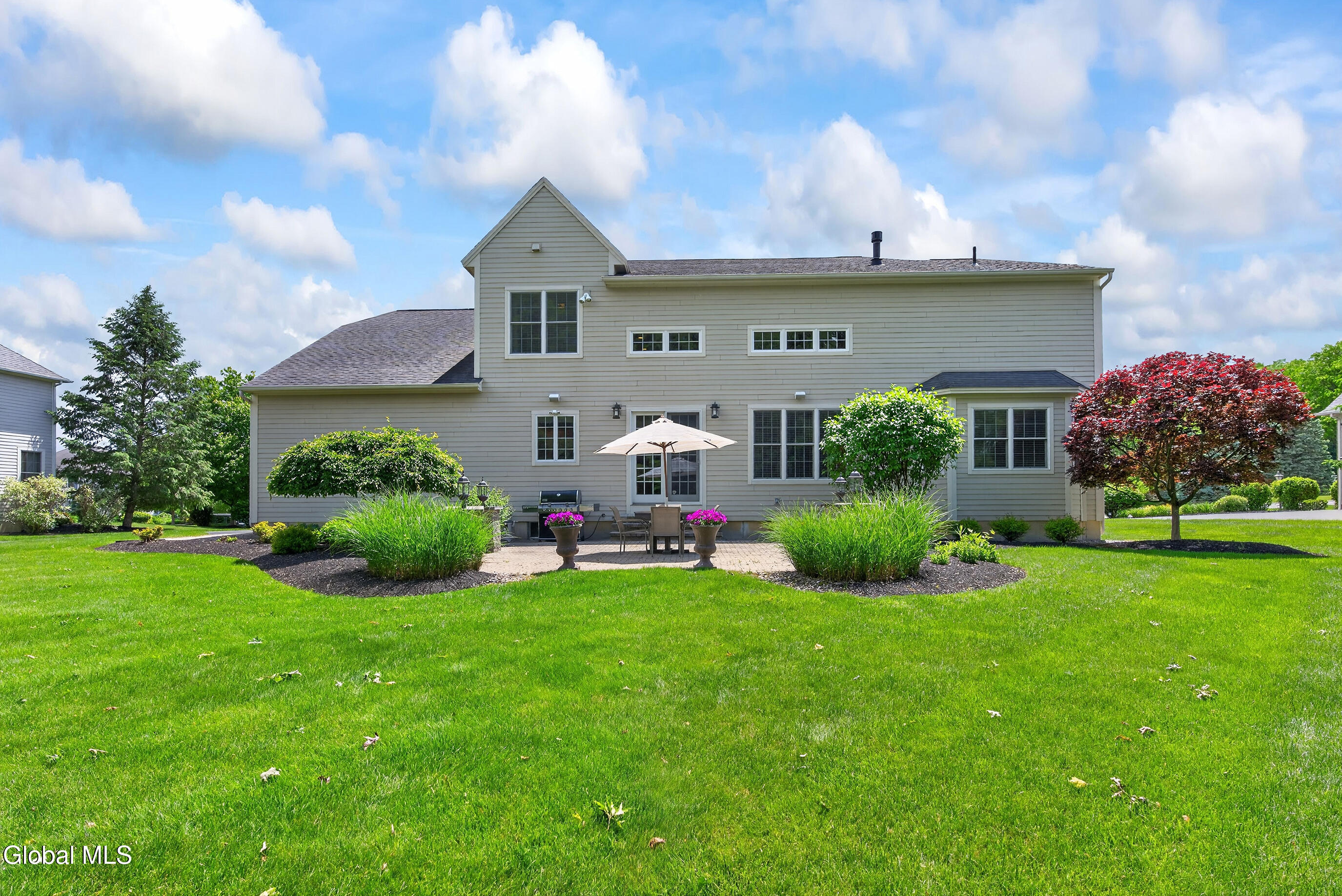 18 Burton Lane Loudonville NY 12211