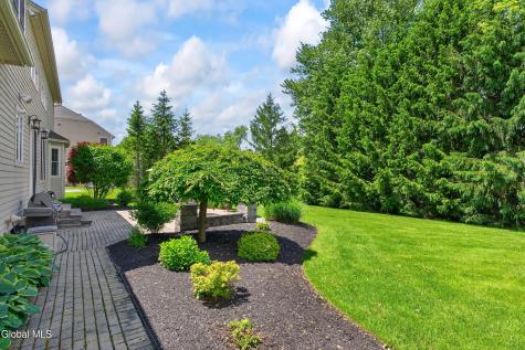 18 Burton Lane Loudonville NY 12211