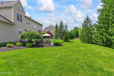 18 Burton Lane Loudonville NY 12211