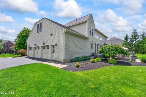 18 Burton Lane Loudonville NY 12211