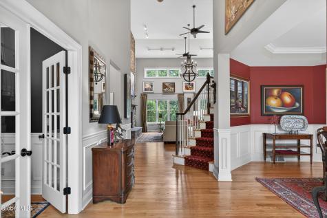 18 Burton Lane Loudonville NY 12211