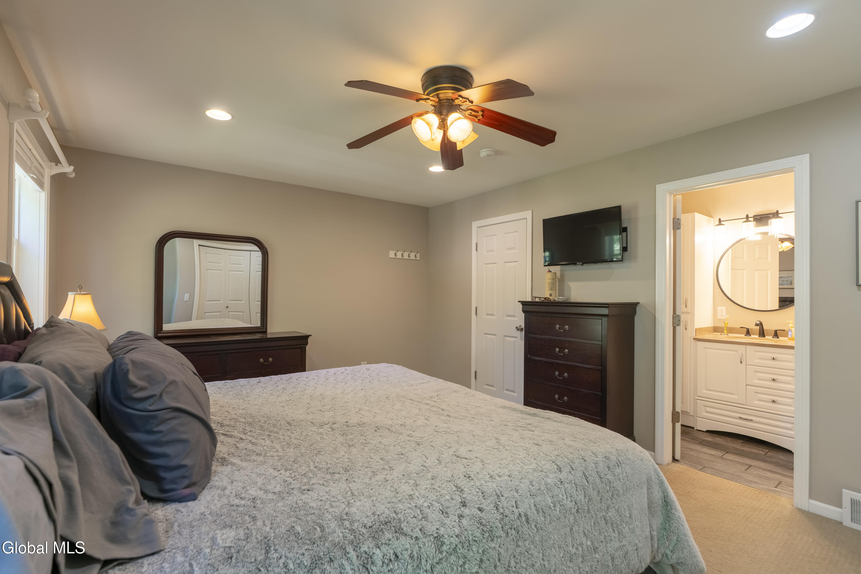 10 Deerleap Place Saratoga Springs NY 12866