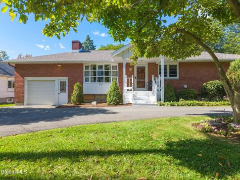 23 Nutwood Avenue Schenectady NY 12304