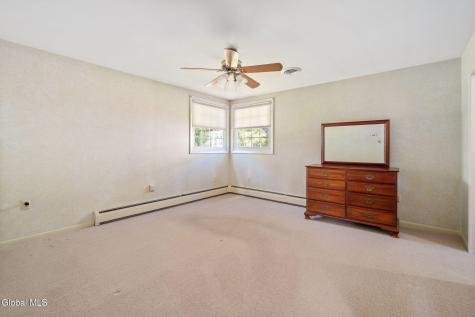 23 Nutwood Avenue Schenectady NY 12304