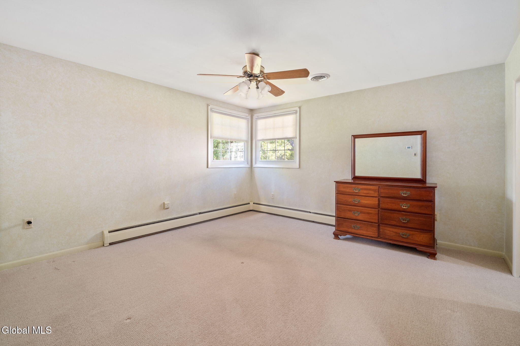 23 Nutwood Avenue Schenectady NY 12304