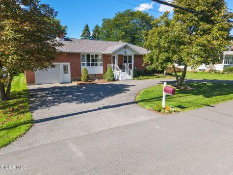 23 Nutwood Avenue Schenectady NY 12304