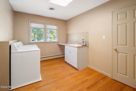 23 Nutwood Avenue Schenectady NY 12304