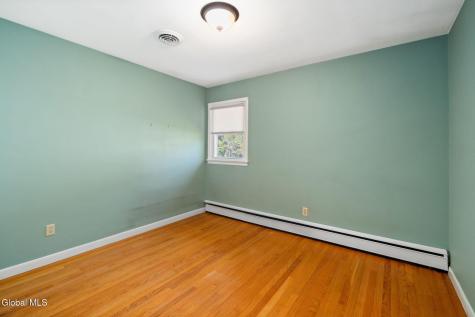 23 Nutwood Avenue Schenectady NY 12304