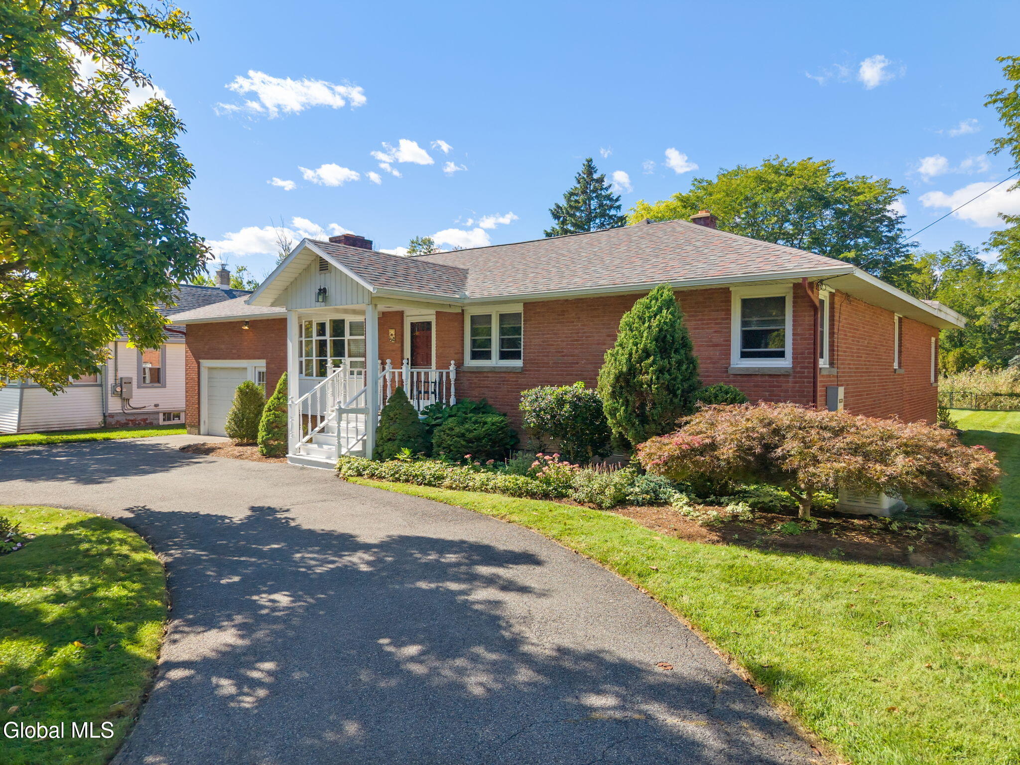 23 Nutwood Avenue Schenectady NY 12304