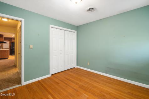 23 Nutwood Avenue Schenectady NY 12304
