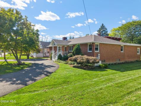 23 Nutwood Avenue Schenectady NY 12304
