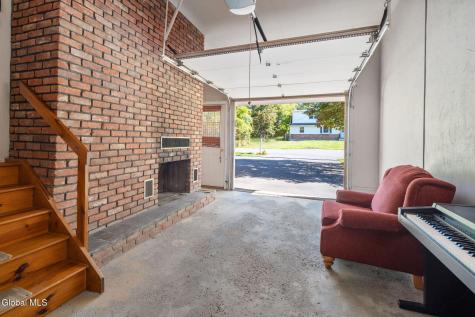 23 Nutwood Avenue Schenectady NY 12304