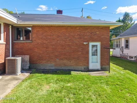 23 Nutwood Avenue Schenectady NY 12304