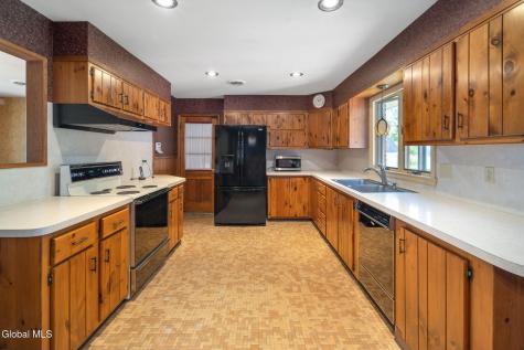 23 Nutwood Avenue Schenectady NY 12304