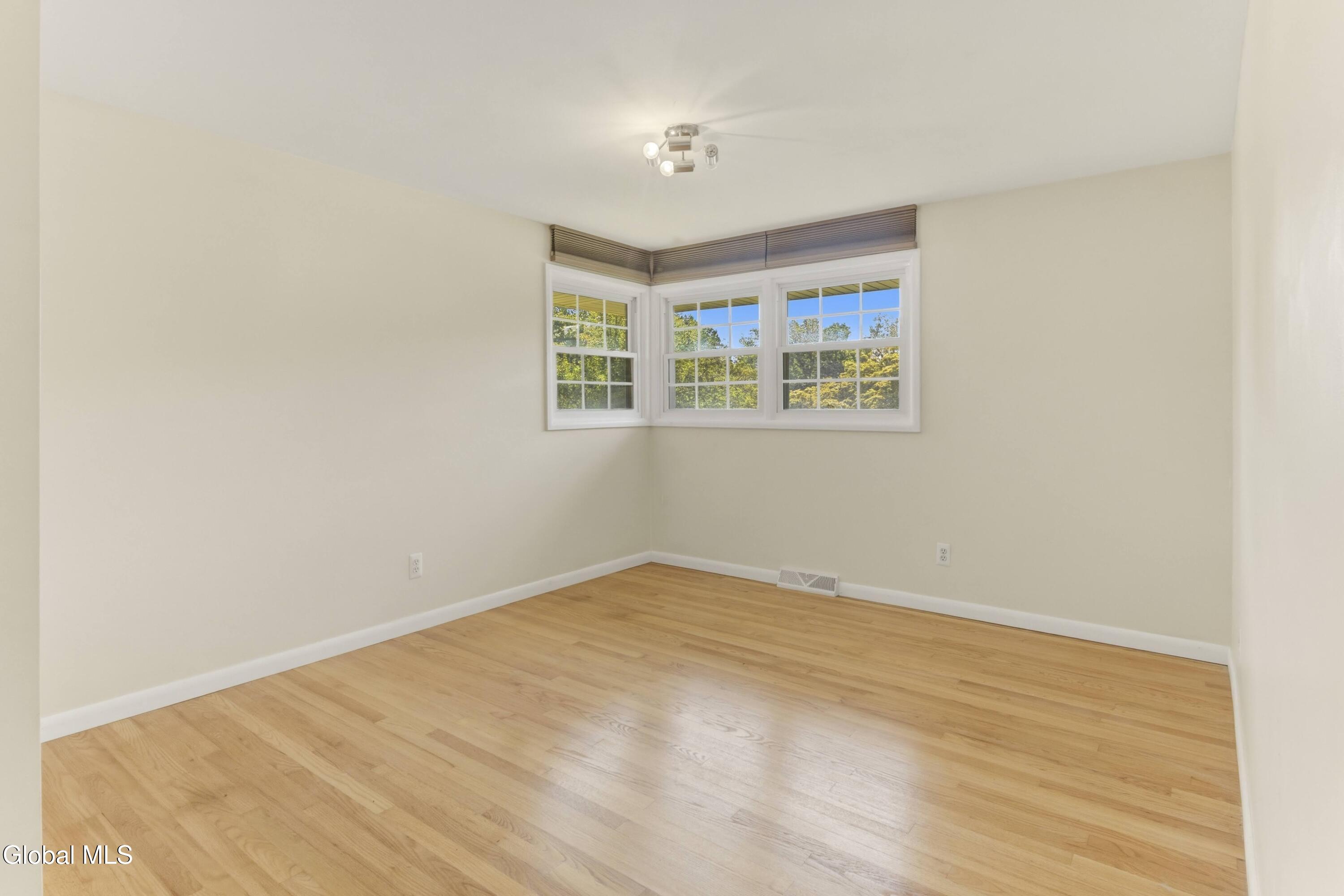 174 Ormond Street Albany NY 12208