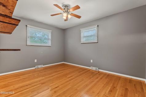 3086 E Old State Road Schenectady NY 12303