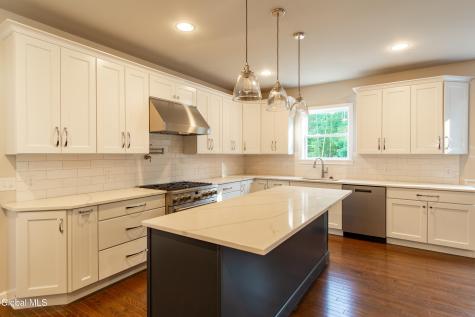 5 Mapleton Court Clifton Park NY 12065