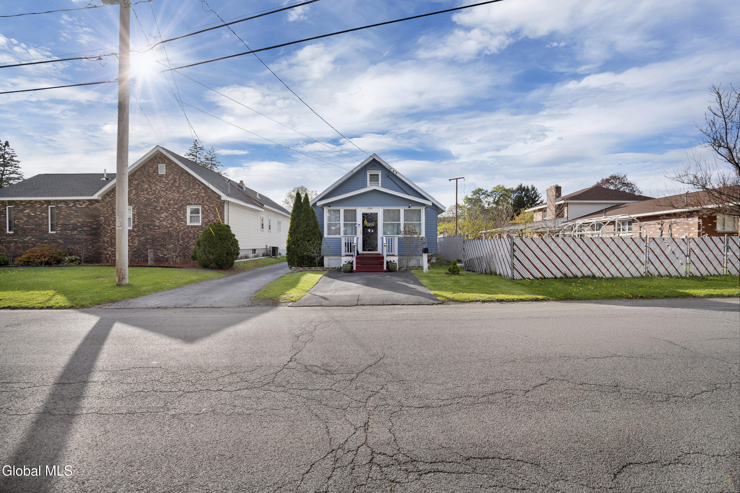 2093 Oaklawn Avenue Schenectady NY 12306