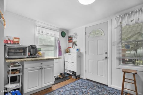 2093 Oaklawn Avenue Schenectady NY 12306