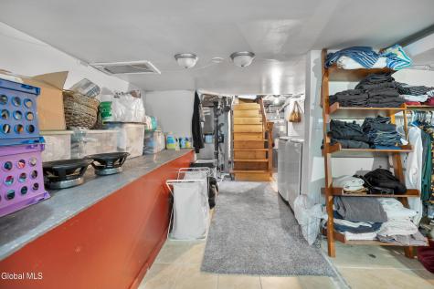 2093 Oaklawn Avenue Schenectady NY 12306