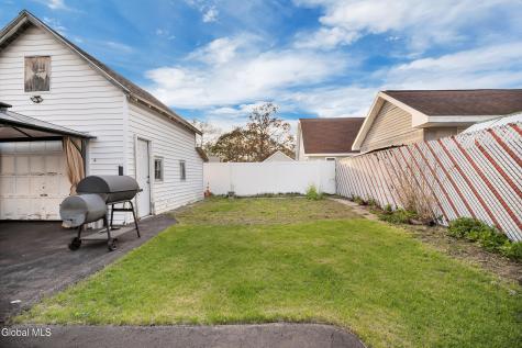 2093 Oaklawn Avenue Schenectady NY 12306