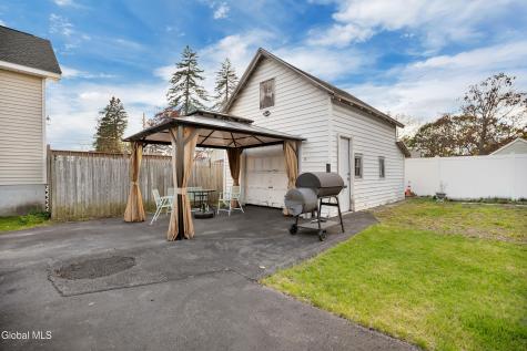 2093 Oaklawn Avenue Schenectady NY 12306