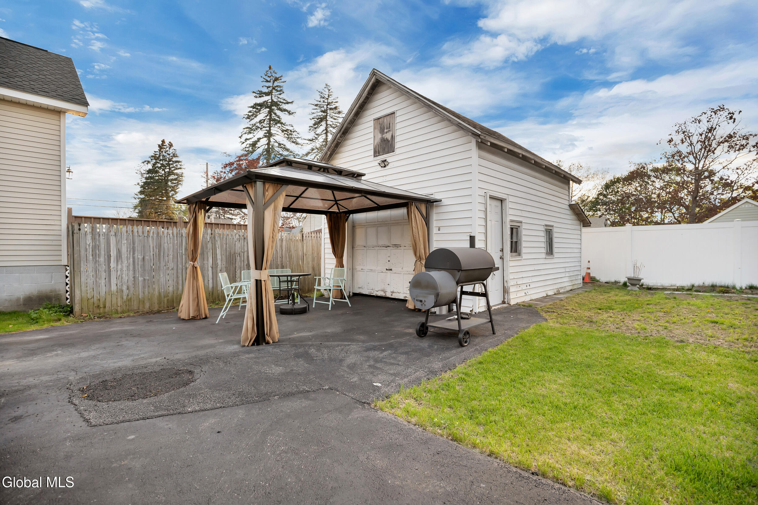 2093 Oaklawn Avenue Schenectady NY 12306