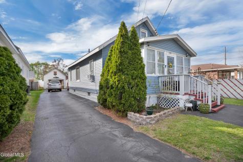 2093 Oaklawn Avenue Schenectady NY 12306