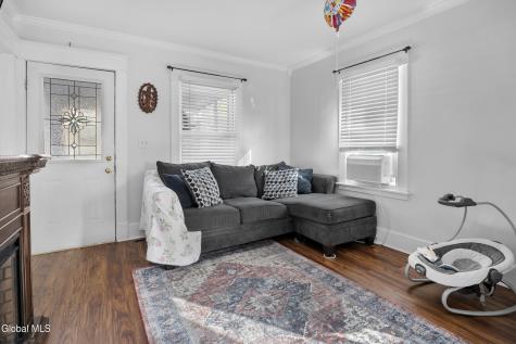 2093 Oaklawn Avenue Schenectady NY 12306