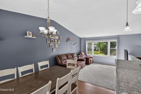 8 Westchester Drive Albany NY 12205